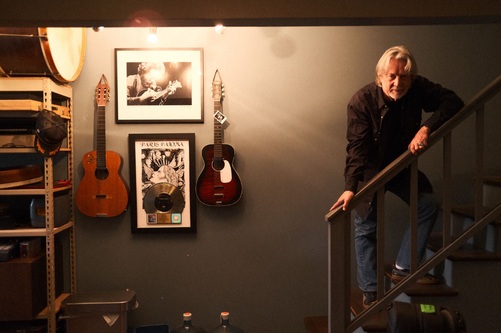 JD Hinton performing his soulful Americana and jazz-inspired music live